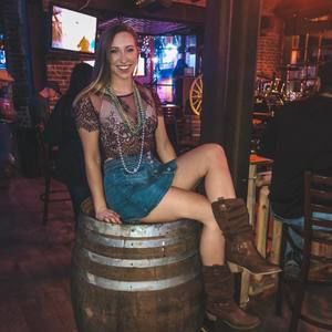 Meet your Posher, Lauren